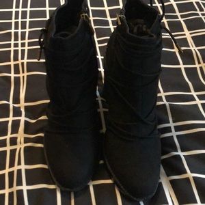 Cute size 8.5 booties